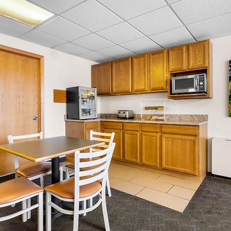 Best Western Lee'S Motor Inn Chamberlain Bagian luar foto