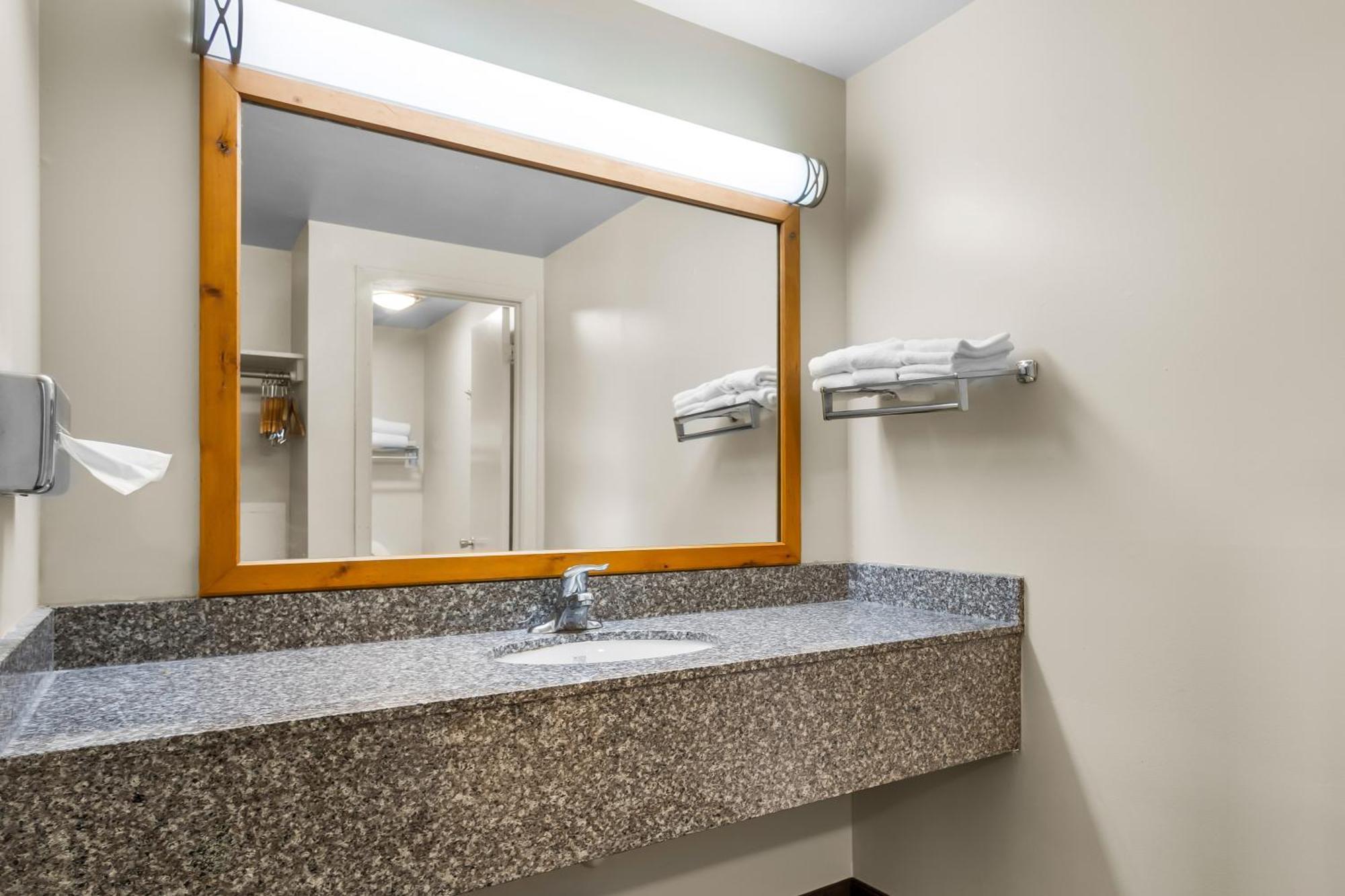 Best Western Lee'S Motor Inn Chamberlain Bagian luar foto