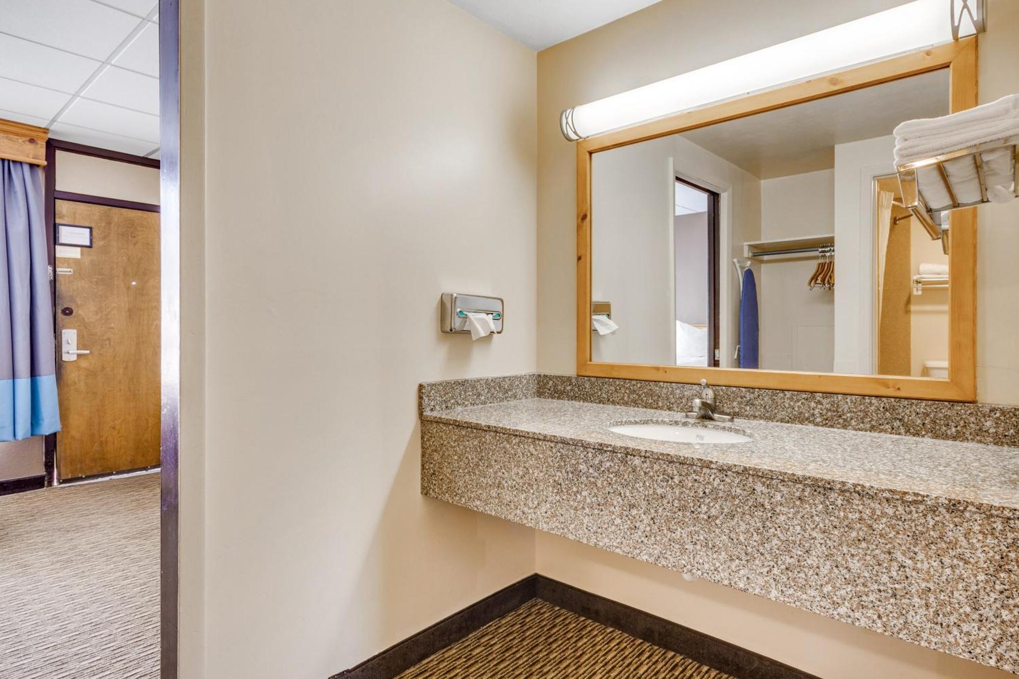 Best Western Lee'S Motor Inn Chamberlain Bagian luar foto