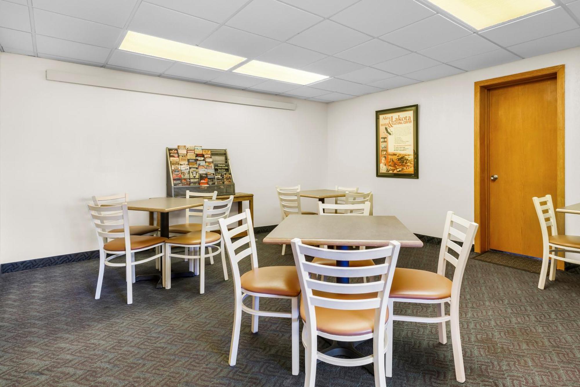 Best Western Lee'S Motor Inn Chamberlain Bagian luar foto